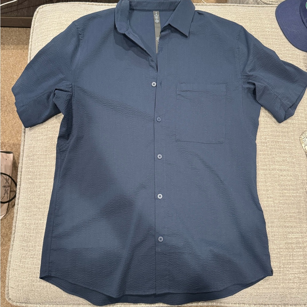 LULULEMON MENS SHIRT